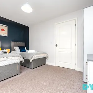  Apartment Bayview - 2 Bed With Parking - Long Discounts - By Dyzyn